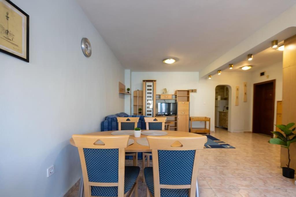 Sunny & Convenient On Dondoukov Blvd, 1 Bdr Zaimov Apartment Sofia Exterior photo