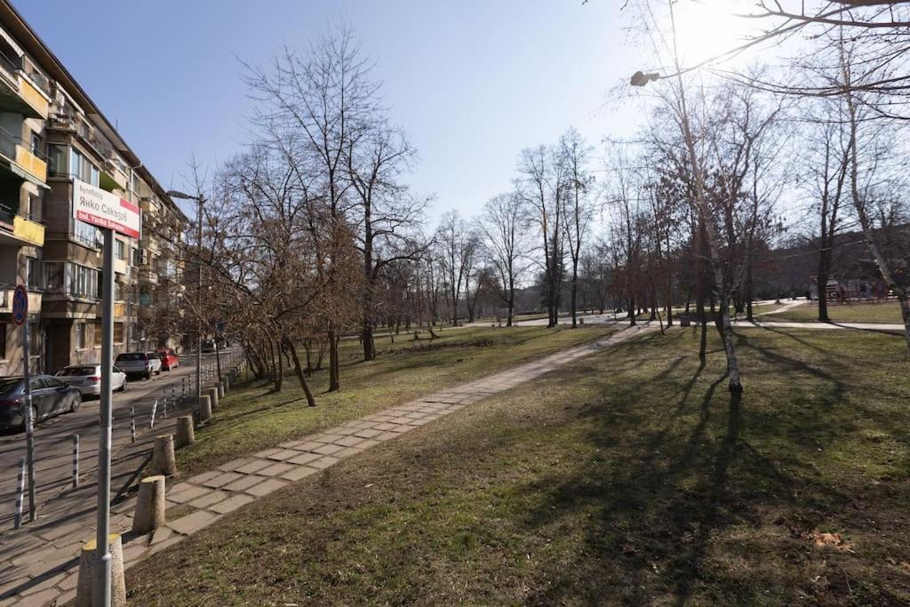 Sunny & Convenient On Dondoukov Blvd, 1 Bdr Zaimov Apartment Sofia Exterior photo